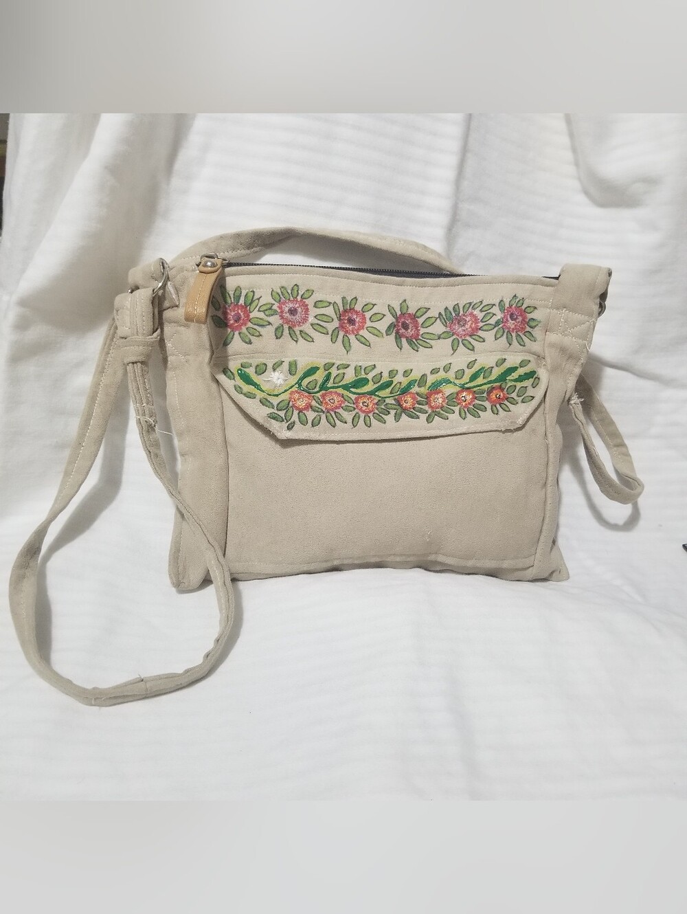 Handmade Sofistik Embroidered Beige Microfiber Crossbody Bag with Floral Accents
